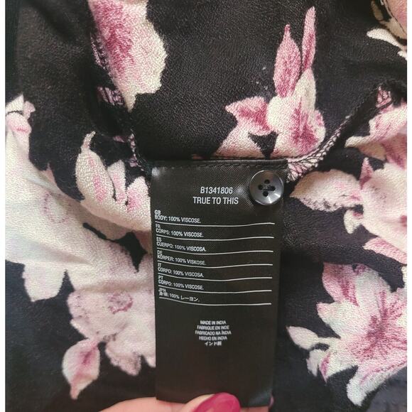 Volcom Women’s Black Heart Stoned Dress Size S Mini Dress EUC Rocker Style - Picture 4 of 6